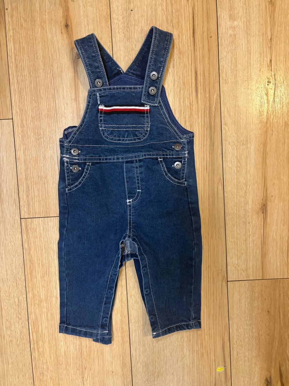 Tommy Hilfiger Dark Blue Slim Jeans with Red-White Accent
